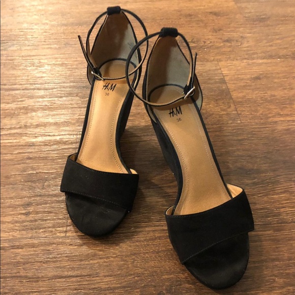 Sandals - Picture 4 of 4